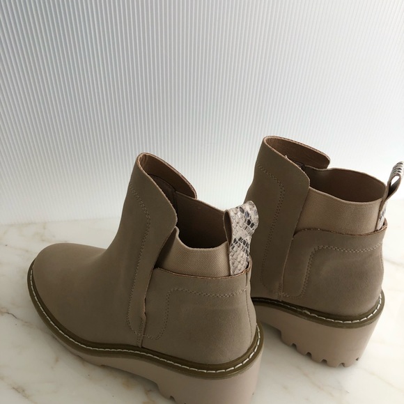 Nicole Miller Tan Ankle Booties // NEW - Picture 4 of 7